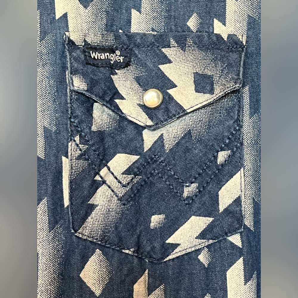 Wrangler Retro Women’s Pearl Snap Denim Long Sleeve Aztec Print Blue Size Large - Picture 3 of 11